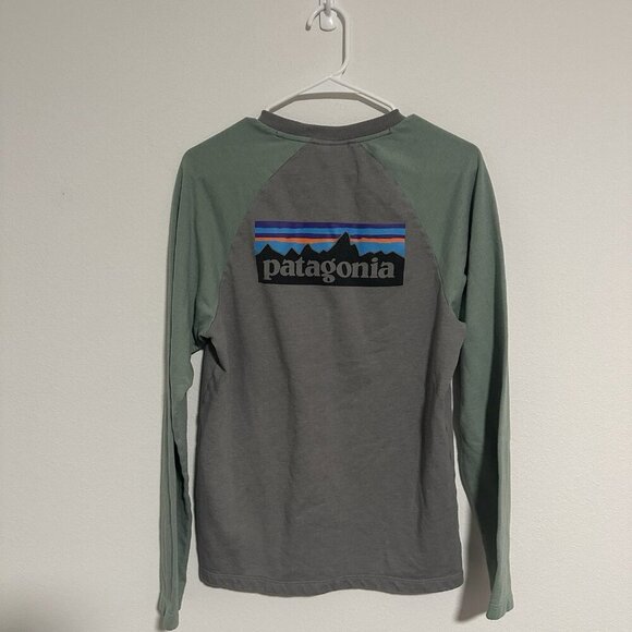 Patagonia Gray Green Mens Size Small P-6 Logo Lightweight Sweatshirt Long Sleeve - Picture 2 of 7